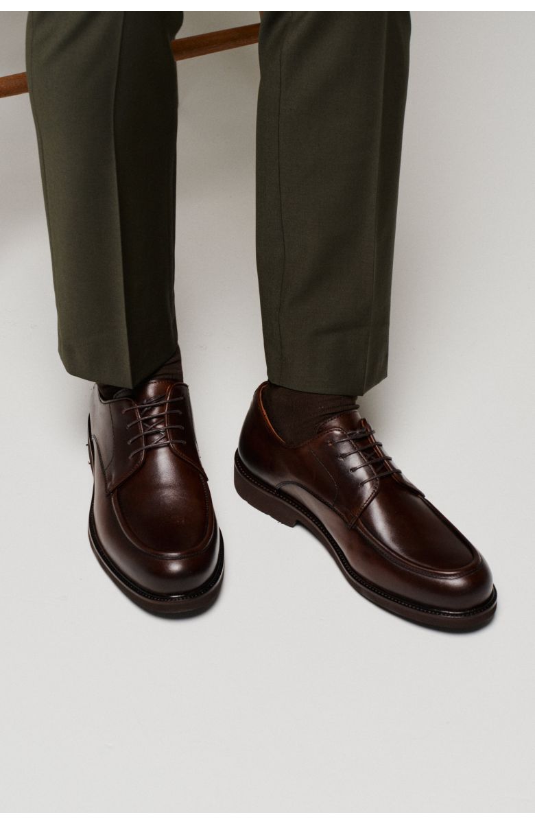 Туфли дерби коричневые с полукруговым швом на мыске, на высокой подошве